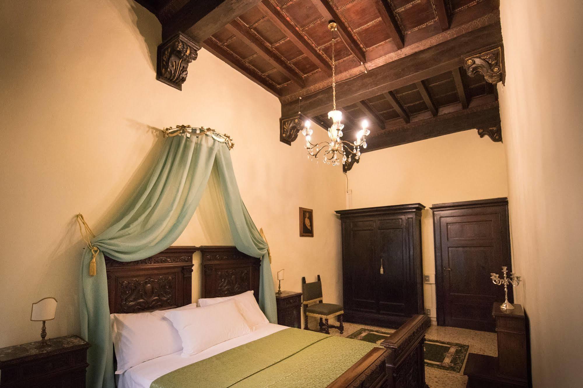All'Ombra Della Torre Only Rooms Siena Exterior foto